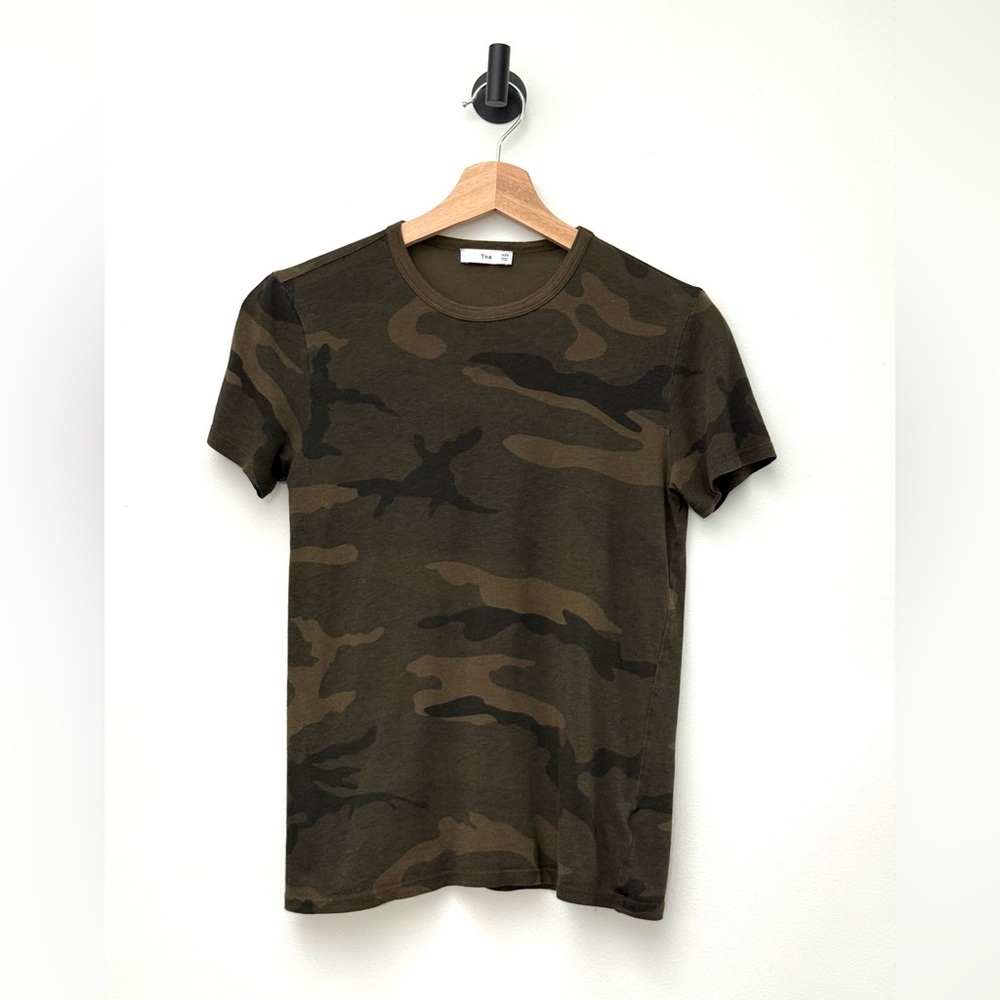 Aritzia TNA Camo Short Sleeve Tee in Olive and Dark Brown XXS